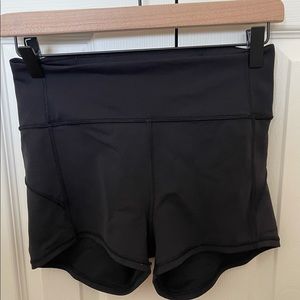 lululemon spandex shorts size 8